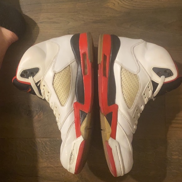 Jordan 5 - Picture 2 of 5
